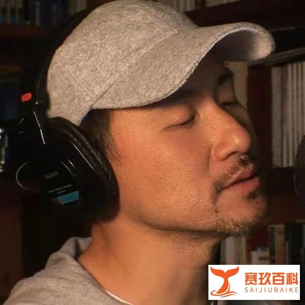 61岁张学友时隔6年重返影坛！与谢霆锋合作，网友：终于营业了