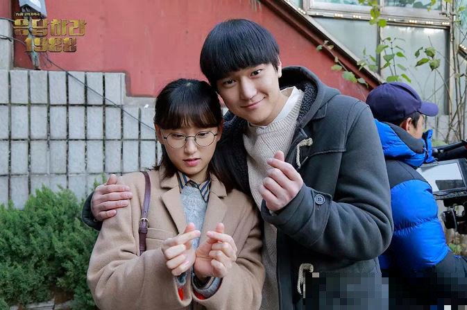 韩国讲妈妈被家庭困住想出去走走不了的电视剧