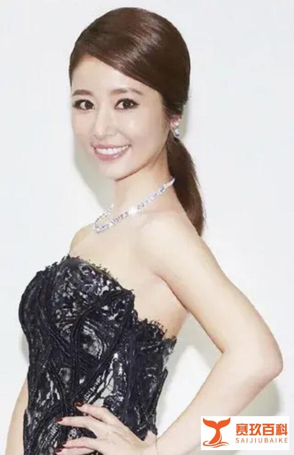 吴亦凡翻车后，周杰深夜发文疑似暗讽，当年的他实在是太委屈了