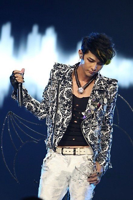 求图片！汪东城和曾沛慈的