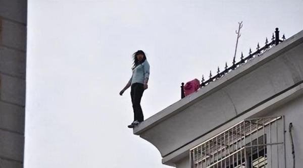 长沙比亚迪接连发生跳楼事件，昨日一起被阻止，一死者遗书被曝光