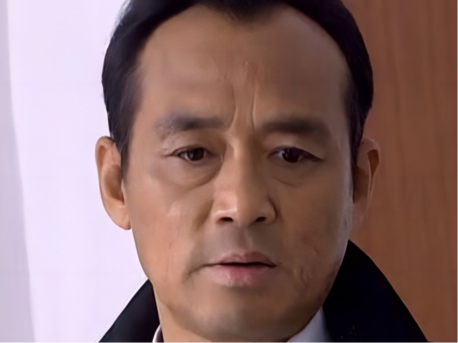 电视剧《天敌》中谁是鼹鼠呢？