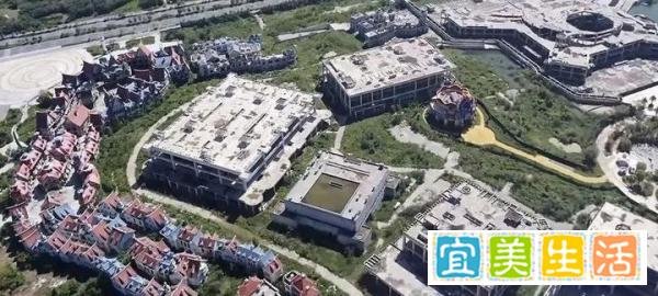 江苏句容曾经富丽堂皇的超大文化旅游城，如今破烂不堪