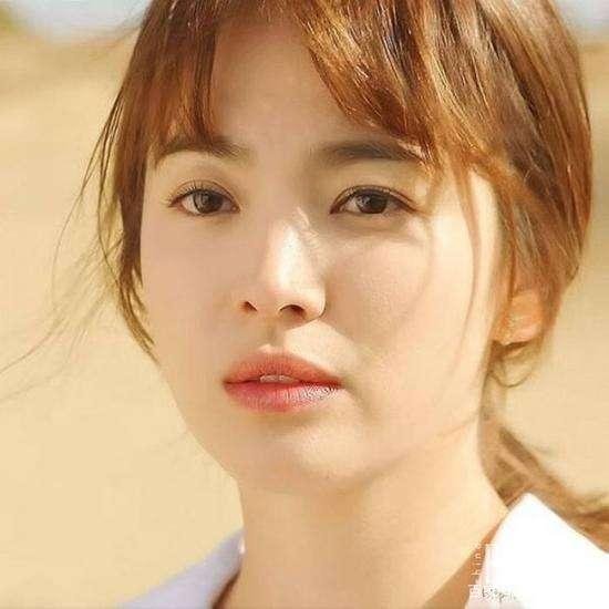 离婚一年后,宋仲基绝情推倒婚房:宋慧乔你究竟是个怎样的女人