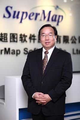 钟耳顺的人物介绍