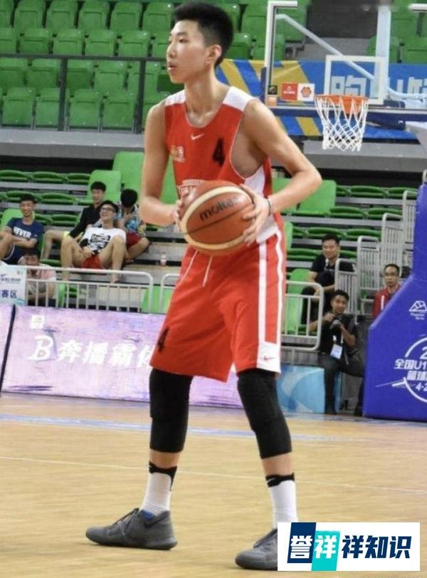 CBA藏得最深的富二代，爷爷是校长爸爸开公司，他成了男篮新希望