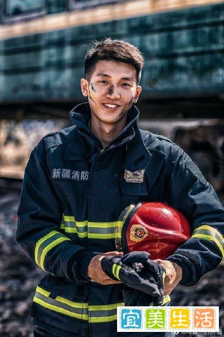 新疆消防员颜值有多高？网友说话太野吓坏消防员。