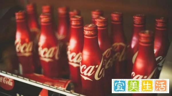 可口可乐狂砍一半品牌背后，这4个现象值得关注