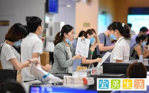官方回应镇政府工作人员上班打游戏：确有此事，已经上报处理！