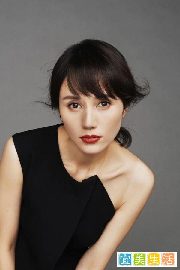 “国际章”下凡演15岁少女,这是什么中年噩梦?