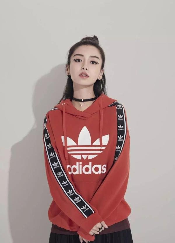 Angelababy 正式成为阿迪三叶草品牌形象代言人