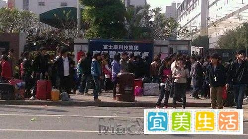 政事堂：郑州富士康回应高速路口“招聘抢人”，具体是如何回应的？