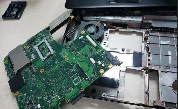 惠普笔记本Compaq511拆机图片分解