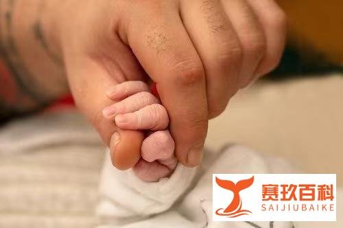 高中语文材料称新生儿下跌怪女人,阅读材料引争议,教育局回应!