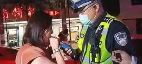 玛莎拉蒂女司机后续来了，曝其30多岁仍未婚，工作经历引发热议
