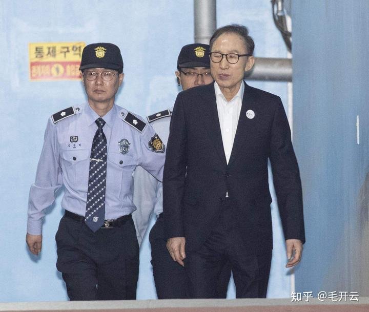 千呼万唤始出来，文在寅终于回应朴槿惠特赦问题了！