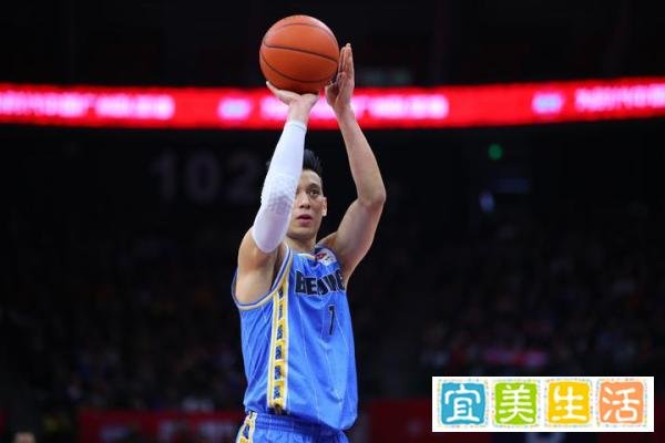 新京报：林书豪上周已无新冠症状 开始在病房徒手训练