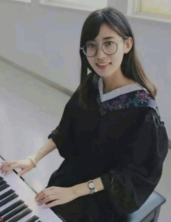 上海女教师出轨16岁学生：如此貌美如花，荒唐行径，着实可惜
