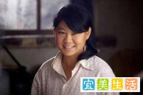 小沈阳13岁女儿晒照，穿露脐装秀好身材，最丑星二代完美逆袭