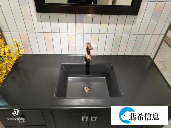 上海女大学生大尺度“裸照”曝光,遭上亿围观:“她都拍了,不搞她搞谁?”