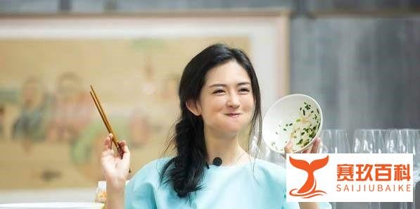 当红主持人的年收入排行，何炅3000万只能排第二，第一高达上亿