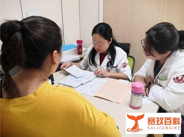 孕妇临产医院劝回产下男婴，临产有七个特征，难道是医生误判？