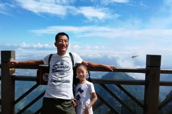 滋死了我的宝贝喊爸爸是什么歌