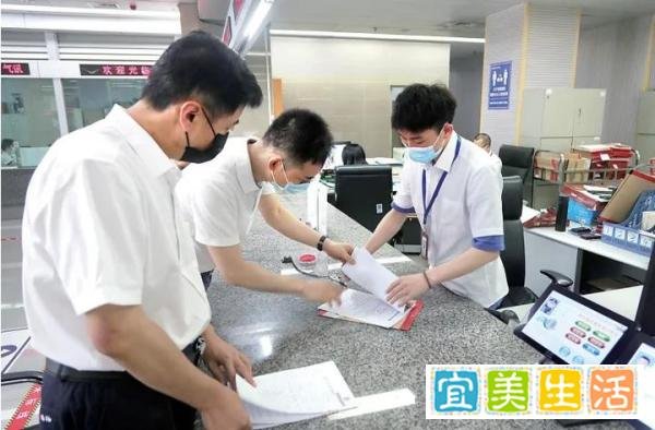 官方回应镇政府工作人员上班打游戏：确有此事，已经上报处理！