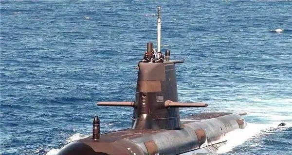 法国传来悲剧消息,军火大单又被美国“截胡”,拜登再次狠狠打脸马克龙