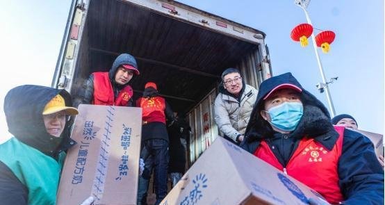 黑龙江又回了云南6吨奶！网友：“白云”“黑土”的联动好好嗑