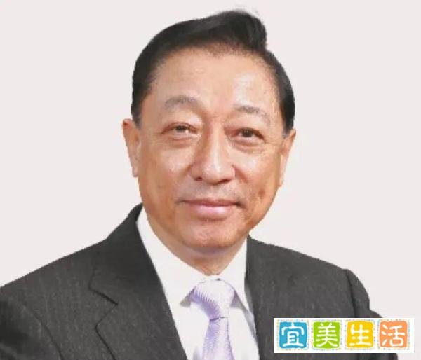 继承百亿家产却依旧在奋斗，娶千亿富豪之女，如今打算收租养老