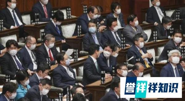 敢制裁俄罗斯？日本惹怒普京了，凌晨俄罗斯10艘战舰逼近日本