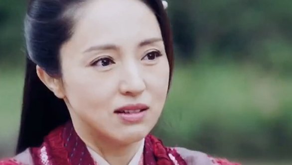 《有翡》中，为什么段九娘要装疯？