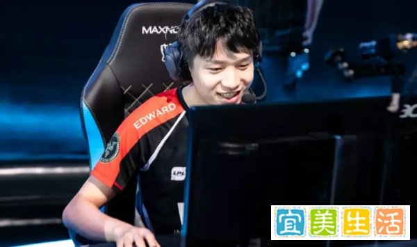 LOL转会期：001号选手正式退役，厂长转型教练！