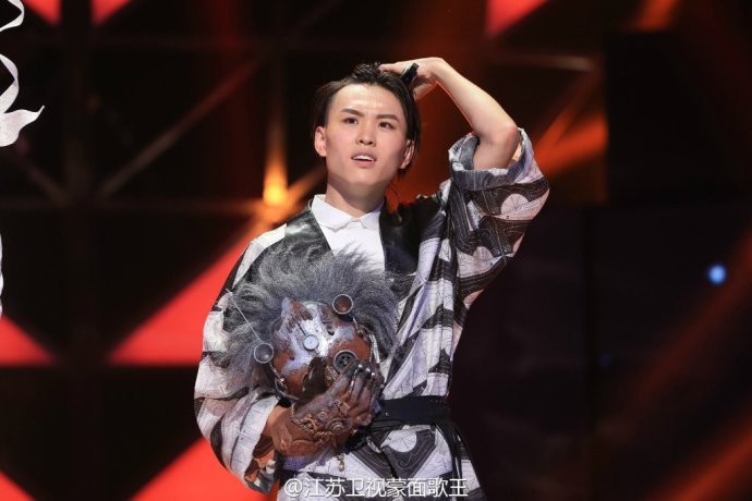 《蒙面歌王》《吻得太逼真》谁还记得摘星怪是谁