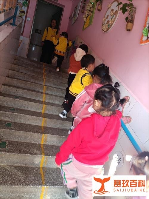官方通报幼儿园被曝使用生蛆淋巴肉