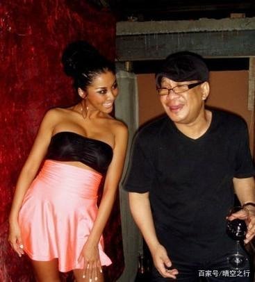在浙江一见钟情，回美国被打到肛裂，慈世平的中国女友现状如何？