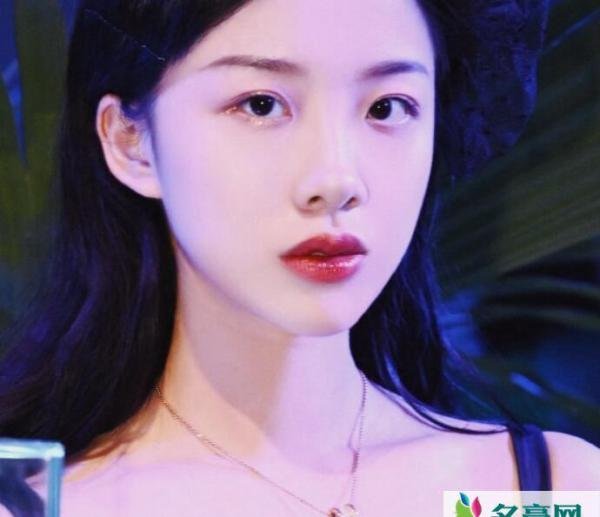网红阿沁是怎么火的 王清媛阿沁家境如何揭露她成名走红过程