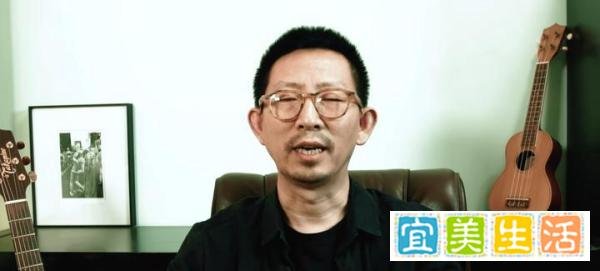 谢娜唱《她她她》遭圈内人吐槽,水平不如KTV,站在舞台上画大饼