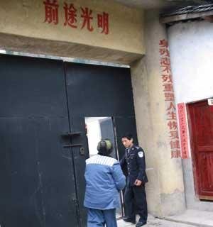 如何看待安徽一57岁奶奶偷钱包被抓甩锅给孙子？