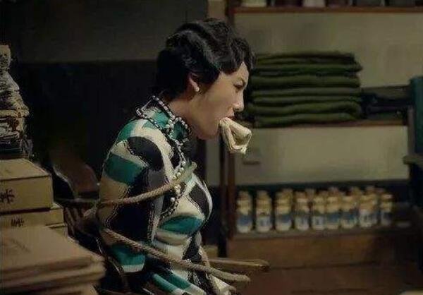 《脱身》大结局费俪娜死了没？
