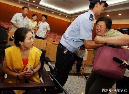 北京“硫酸复仇案”:儿子遇害一分没赔,母亲用硫酸泼仇家女,后来怎样?