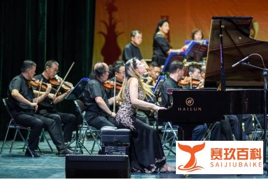 克拉玛依市第二届钢琴艺术节特邀青年演奏家李佳艺