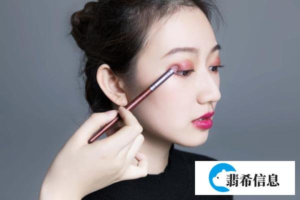 在化妆培训学校哪家比较好