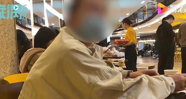 黄牛餐厅代排队月入2万 这是咋情况？