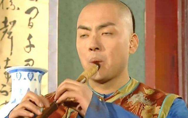 萧剑出场时念的那首诗是什么啊