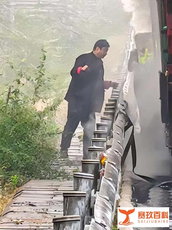 兰南高速新能源货车火情急！他们以担当诠释 “人民至上”
