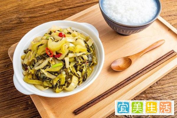 “老坛酸菜”事件影响13万人生计:39家工厂停产,害群之马是谁?