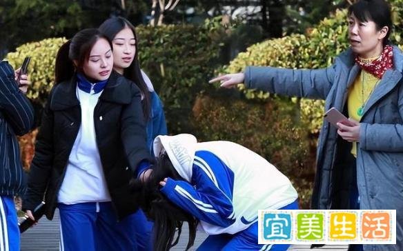 13岁少女3天遭2次欺凌,视频被同学疯传,处理结果未免太过草率