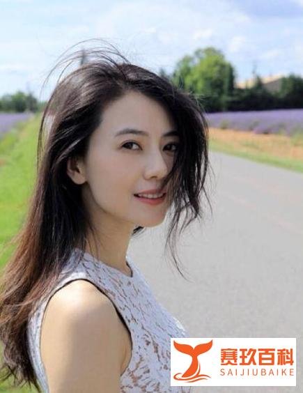 女神高圆圆宣布怀孕后首次露面,干净清爽而又温婉大气